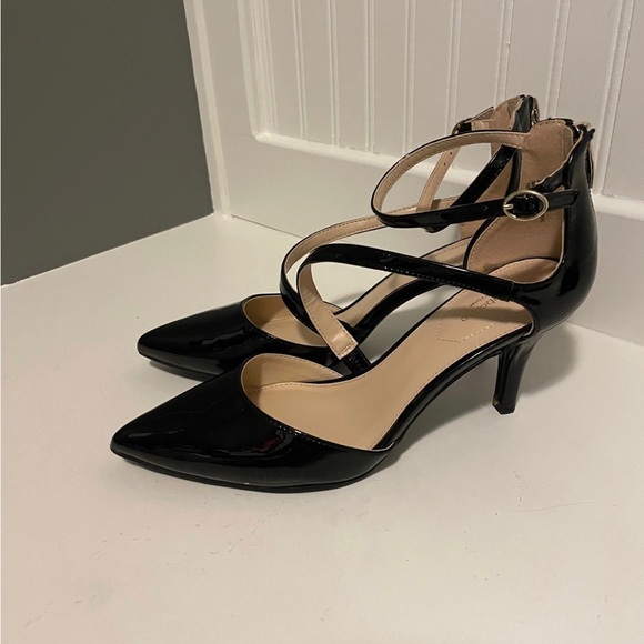 Final price reduction! Buy today! Liz Claiborne Hudson heels - Picture 4 of 7